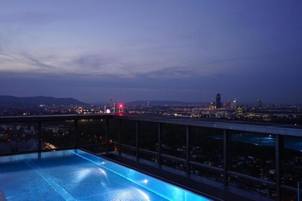 Executive Suite W/ Rooftop Pool Vienna Exterior photo